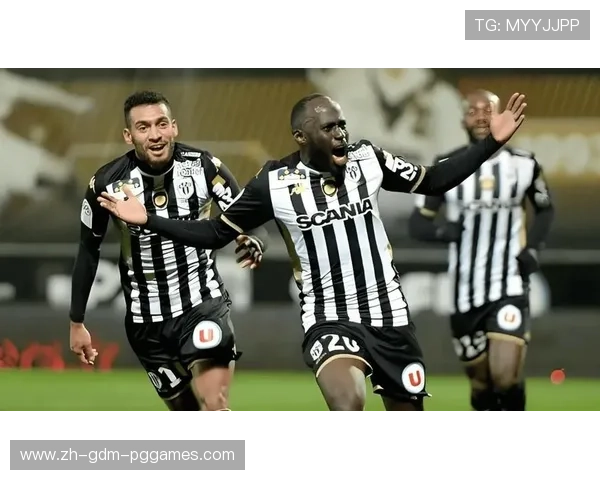 法甲比赛亮点合集:进球、扑救与关键转折时刻 法甲比赛亮点合集:进球、扑救与关键转折时刻